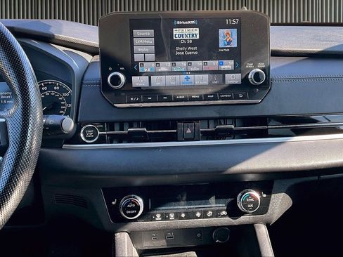 Used 2022 Mitsubishi Outlander SE image 7