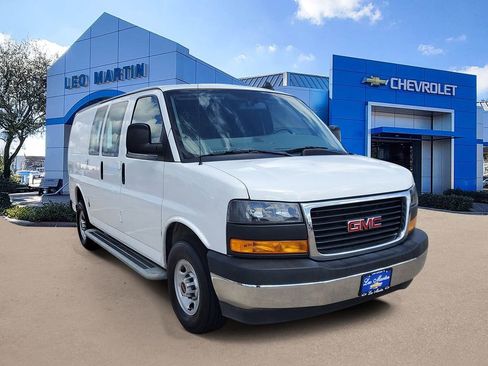 Used 2024 GMC Savana 2500 w/ Driver Convenience Package RWD image 2