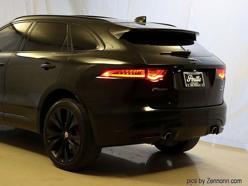 Used 2020 Jaguar F-PACE S image 8