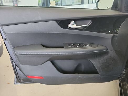 Certified 2023 Kia Forte GT-Line FWD image 12