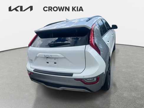 Certified 2023 Kia Niro Wave w/ Wave Preserve Package FWD image 6
