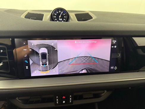 Certified 2025 Porsche Cayenne 3.0T image 31