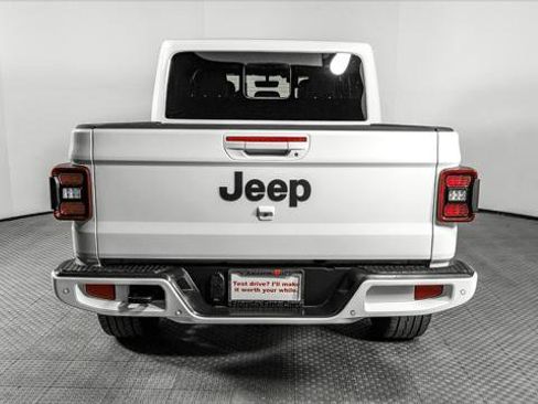 Used 2023 Jeep Gladiator Overland image 7
