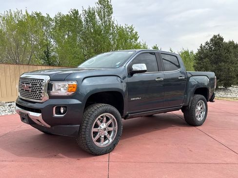 Used 2019 GMC Canyon Denali image 3