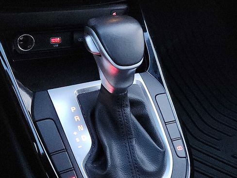 Used 2024 Kia Forte GT-Line w/ GT-Line Premium Package image 15