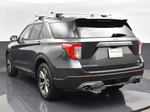 Used 2020 Ford Explorer Platinum w/ Premium Technology Package AWD/4WD image 2