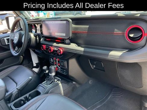 Used 2024 Jeep Wrangler Unlimited Rubicon w/ Dual Top Group AWD/4WD image 21