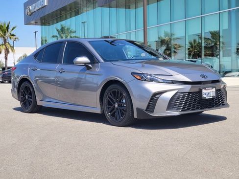 Used 2025 Toyota Camry SE FWD image 36