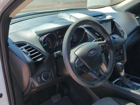 Used 2017 Ford Escape SE w/ Equipment Group 201A FWD image 18