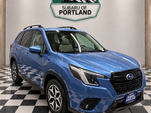 Used 2022 Subaru Forester Premium AWD/4WD image 3