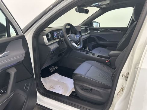New 2026 Volkswagen Tiguan SE R-Line AWD/4WD image 9