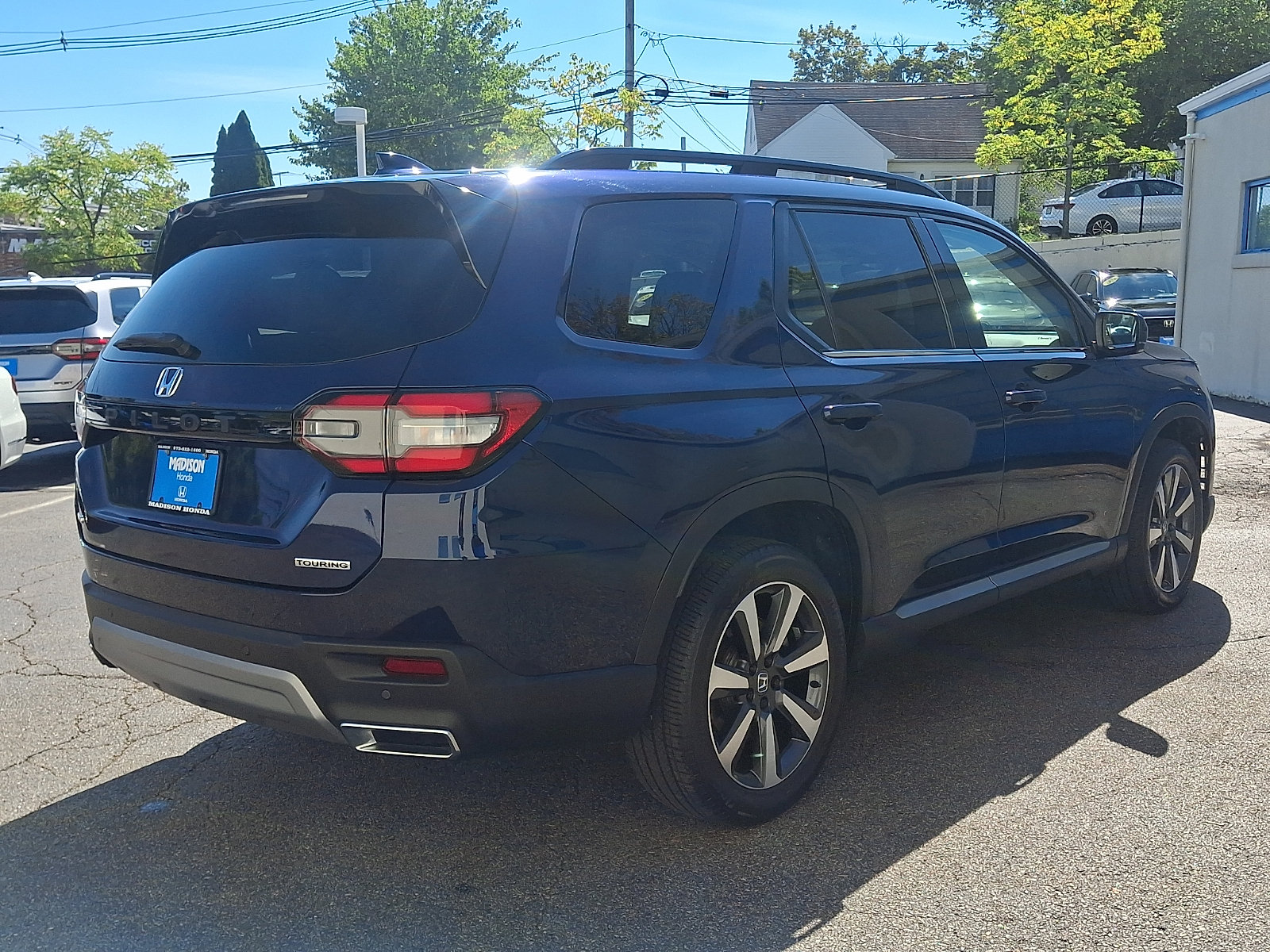 Used 2025 Honda Pilot Touring image 4