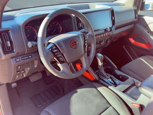 Used 2025 Nissan Frontier PRO-4X image 4