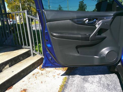 Used 2017 Nissan Rogue SL w/ SL Premium Package image 24