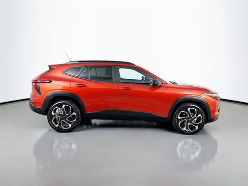 Used 2024 Chevrolet Trax RS w/ Driver Confidence Package FWD image 10