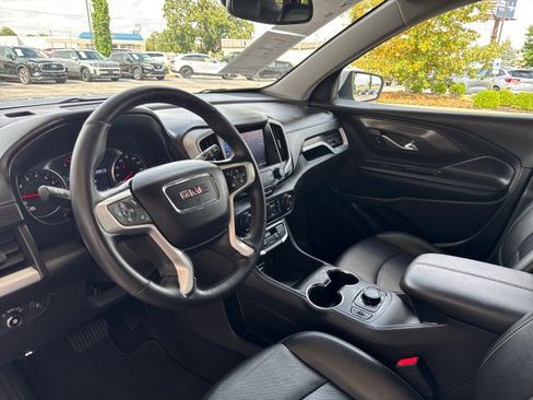 Used 2024 GMC Terrain SLT AWD/4WD image 10