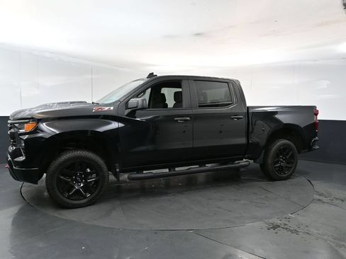 Used 2023 Chevrolet Silverado 1500 Custom Trail Boss AWD/4WD image 2