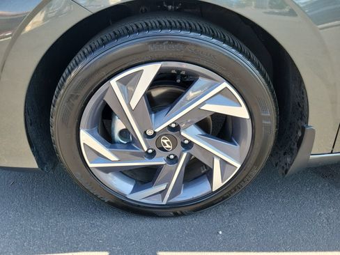 Certified 2025 Hyundai Elantra Sport FWD image 31