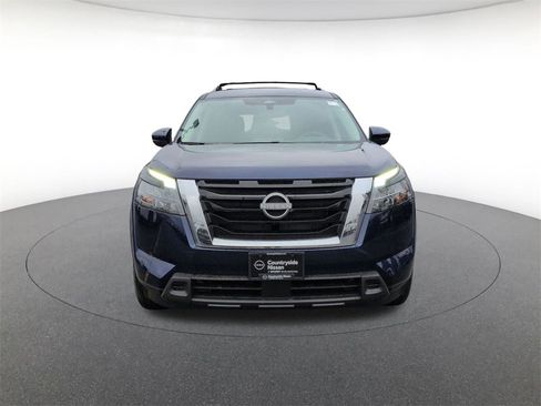 New 2025 Nissan Pathfinder SV image 2