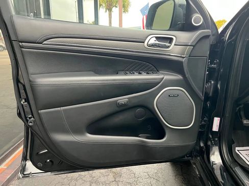 Used 2020 Jeep Grand Cherokee SRT image 10