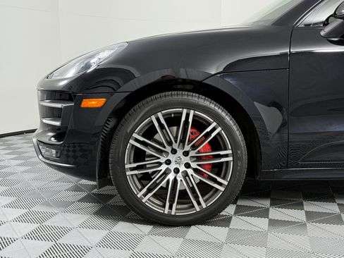 Used 2018 Porsche Macan Turbo image 12