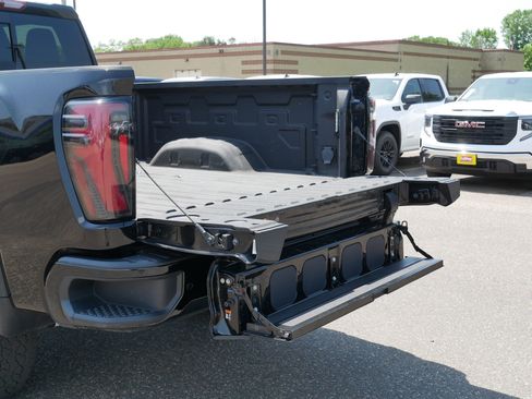 Used 2024 GMC Sierra 2500 AT4 w/ Technology Package AWD/4WD image 18
