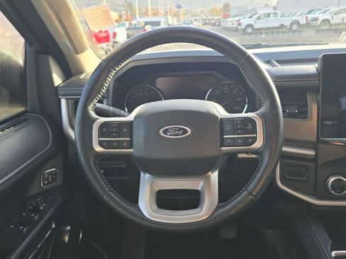 Used 2024 Ford Expedition Max XLT image 11