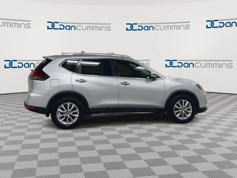 Used 2020 Nissan Rogue SV FWD image 9