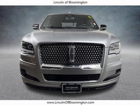 Used 2023 Lincoln Navigator Reserve AWD/4WD image 9