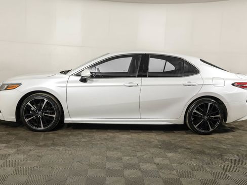 Used 2018 Toyota Camry XSE image 19
