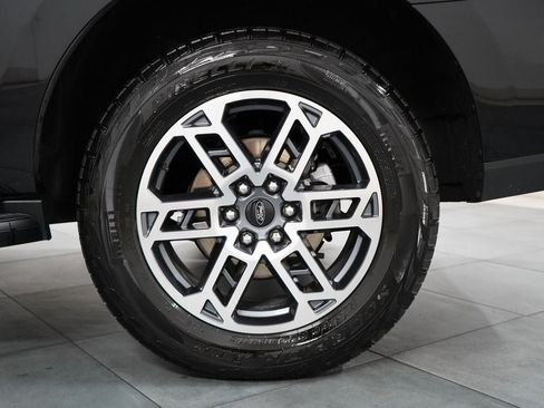Used 2025 Ford Expedition Active AWD/4WD image 37