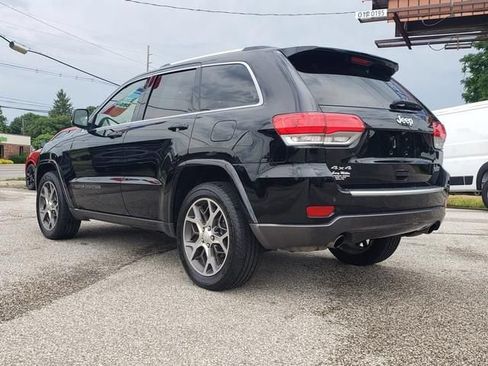 Used 2018 Jeep Grand Cherokee Limited AWD/4WD image 6
