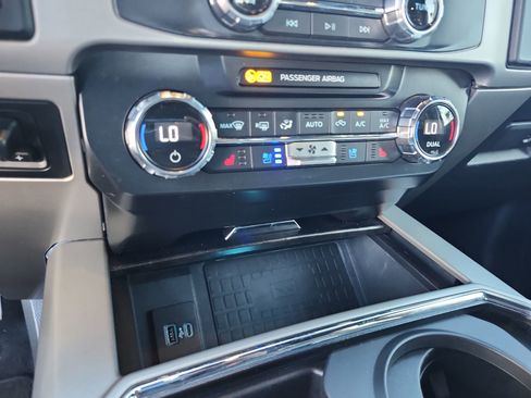 Used 2022 Ford F450 Lariat w/ Lariat Ultimate Package image 23