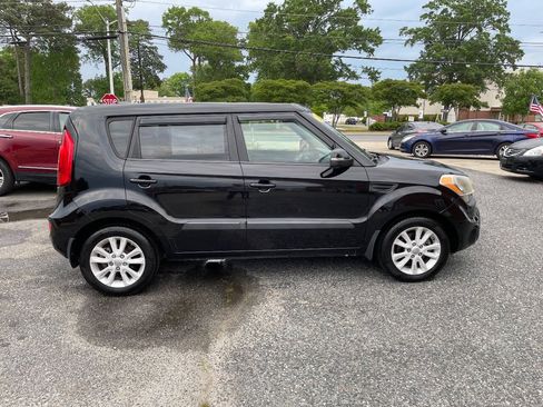 Used 2012 Kia Soul + FWD image 7
