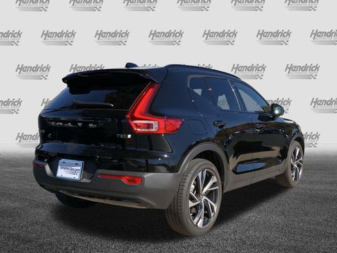 Used 2022 Volvo XC40 T5 R-Design w/ Advanced Package image 10