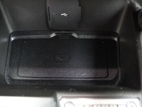 Used 2023 Ford Bronco Wildtrak image 29