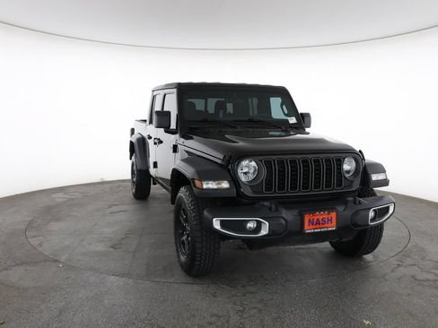 Used 2024 Jeep Gladiator Sport AWD/4WD image 3