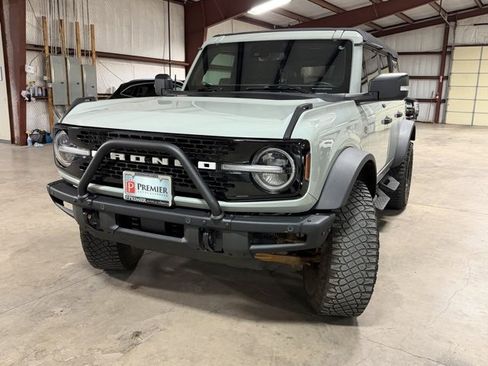 Used 2024 Ford Bronco Wildtrak image 3