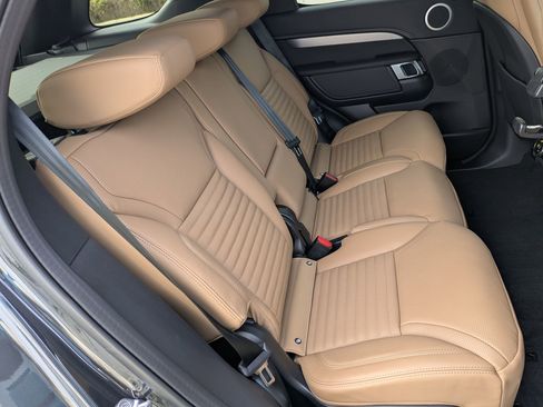 New 2026 Land Rover Discovery Limited Edition image 29