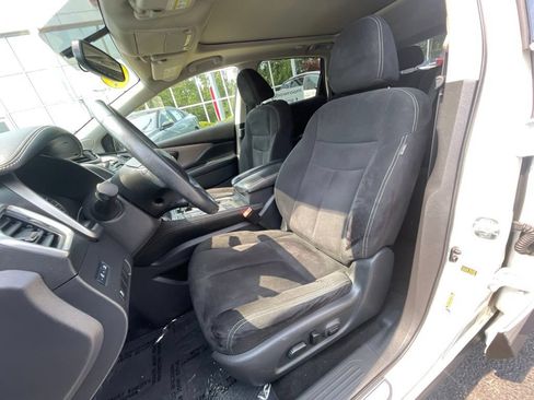 Used 2019 Nissan Murano SV w/ Premium Package AWD/4WD image 16