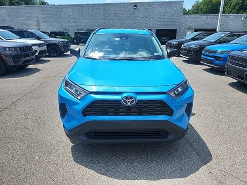 Used 2019 Toyota RAV4 LE w/ Carpet Mat Package AWD/4WD image 2