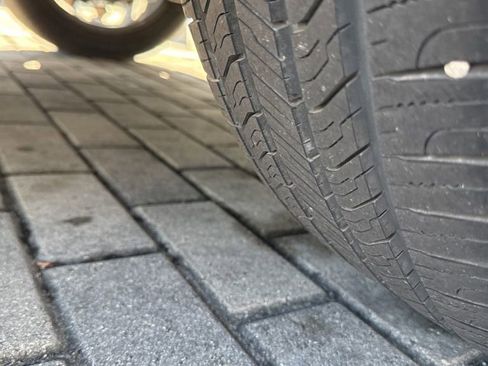 Used 2022 Volkswagen Tiguan SE image 21