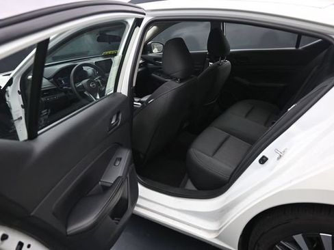 Used 2025 Nissan Altima 2.5 SV FWD image 36