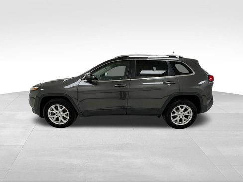 Used 2018 Jeep Cherokee Latitude Plus image 4