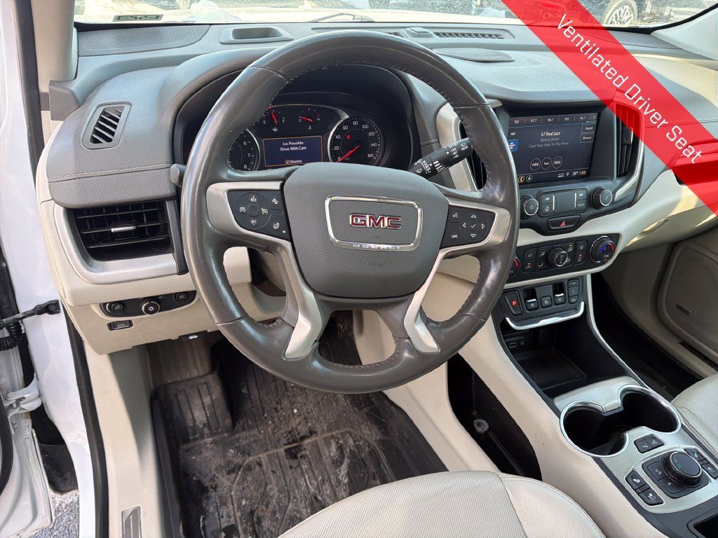 Used 2020 GMC Terrain Denali w/ Denali Premium Package FWD image 16