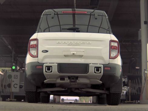 Used 2025 Ford Bronco Sport Badlands w/ Sasquatch Badlands Package AWD/4WD image 14