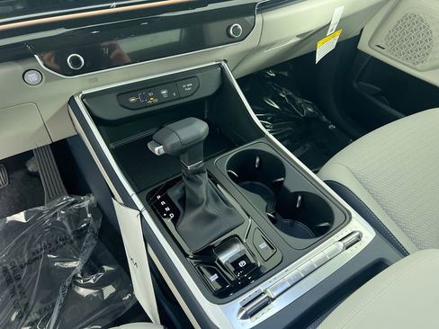 New 2026 Kia Carnival SX image 25