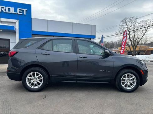 Used 2022 Chevrolet Equinox LS image 12