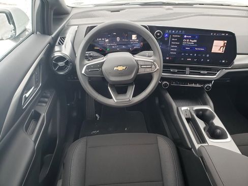 New 2026 Chevrolet Equinox EV LT FWD image 18
