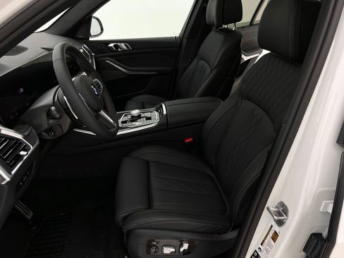 New 2026 BMW X5 M60i w/ Executive Package image 9